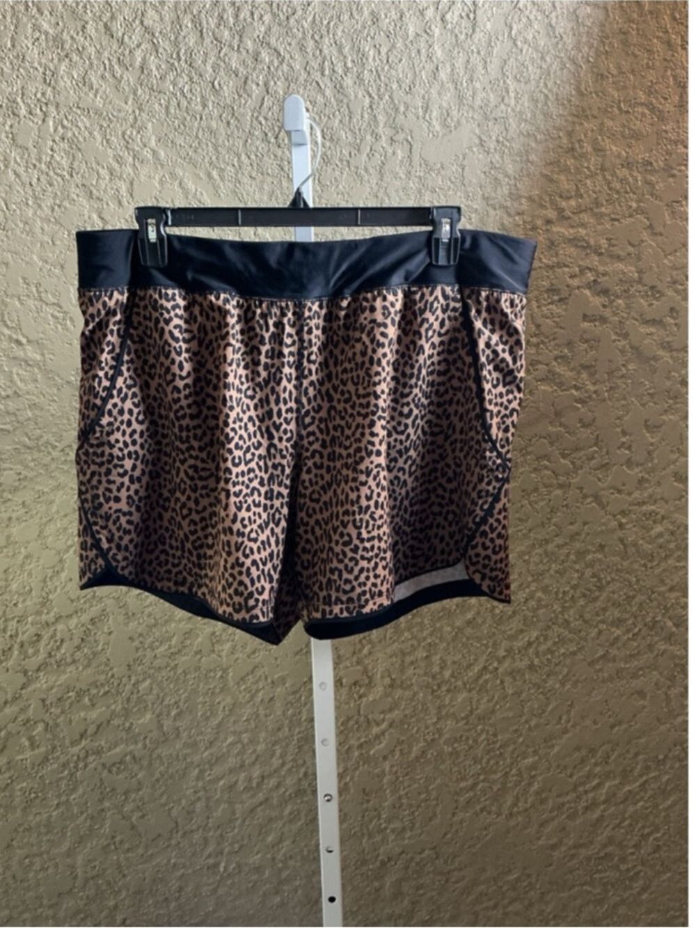 Women's Lands' End Plus 18 Brown Black Leopard Print Athletic Shorts - Picture 2 of 12